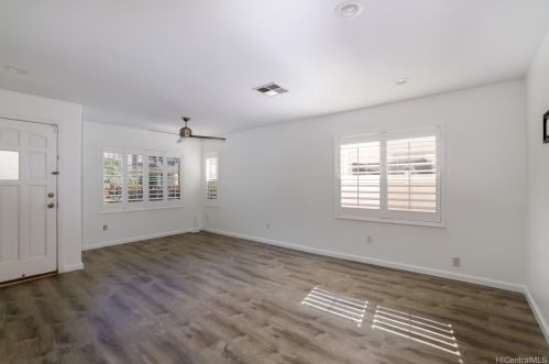 911182 Kaiopua St, Ewa Beach, HI 96706-5027