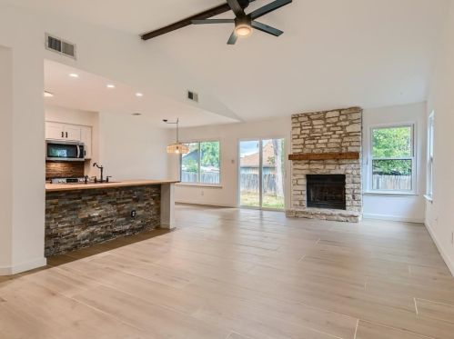 3700 Alexandria Dr, Austin TX  78749-3979 exterior