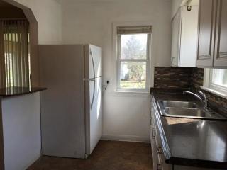 4250 Verona Rd, Cleveland OH  44121-3112 exterior