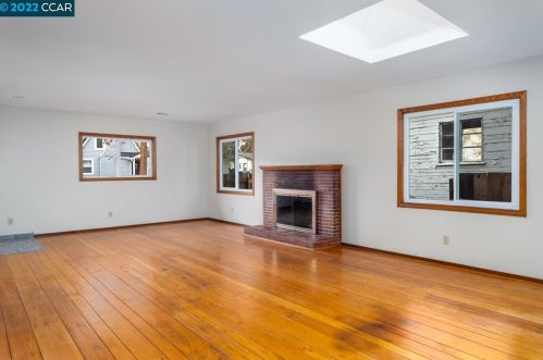 471 12th St, West Pittsburg, CA 94565-2603