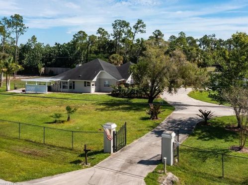 520 Soll St, Naples FL  34109-3873 exterior