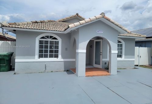 9777 127th Ter, Hialeah, FL 33018-4833