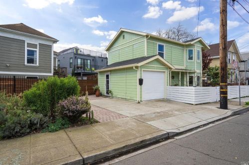 1765 8th St, Oakland, CA 94607-1160