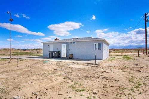 17135 Avenue, Lancaster CA  93535-7327 exterior