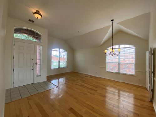 8216 Stone Ridge Dr, Plano TX  75025-3979 exterior