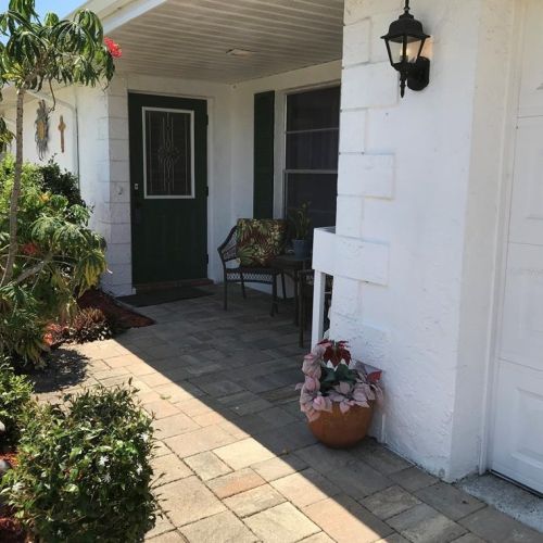 1010 Bluewater Dr, Ruskin, FL 33573-6248