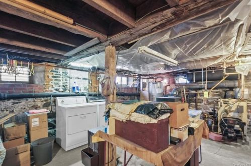 12 Highland Ave, Walden NY  12586-1402 exterior