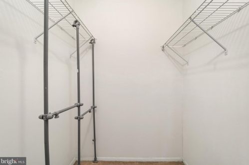 2356 Horseferry Ct, Herndon VA 20191-2733 exterior