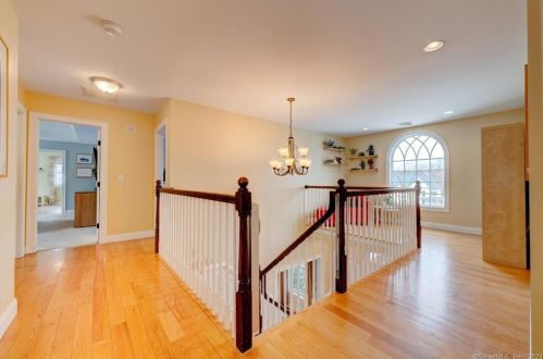 14 Farm Ridge Rd, Unionville CT  06013-2018 exterior