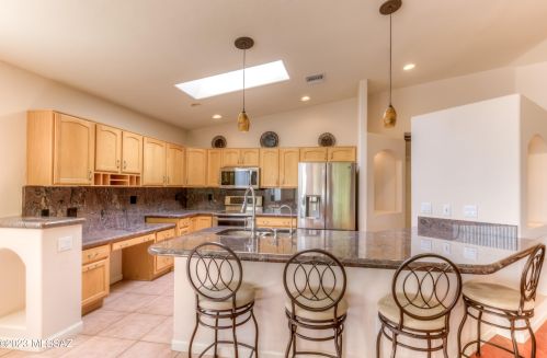 2001 Flying Q Ln, Tucson AZ  85713-6726 exterior