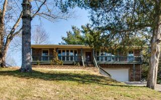 628 Harpeth Knoll Rd, Nashville, TN 37221-3514