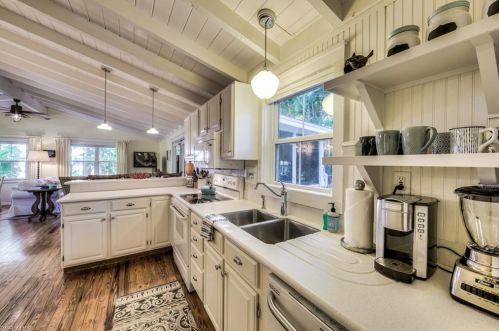 966 Fitzhugh St, Sanibel FL  33957-4520 exterior