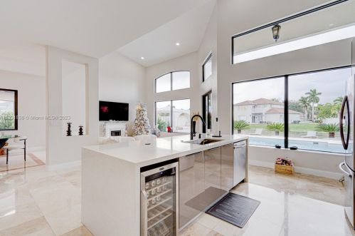 3586 143rd Ave, Hollywood FL  33027-4704 exterior