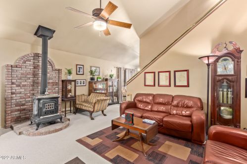 446 New Haven Cir, Mesa, AZ 85205-6246