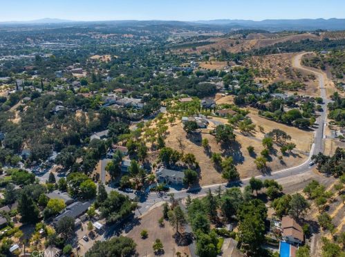 28 Fresno St, Lake Nacimiento CA  93446-2014 exterior