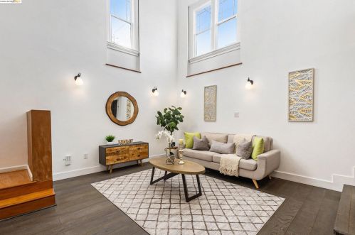 3026 Adeline St, Oakland CA 94608-4412 exterior