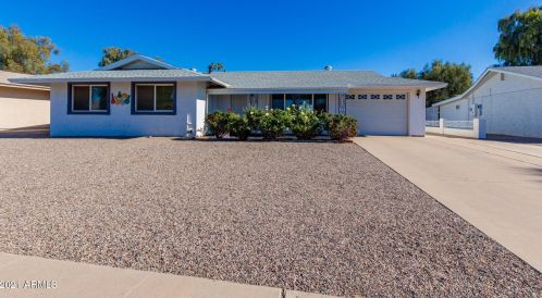 11847 Hacienda Dr, Sun City, AZ 85351-3841