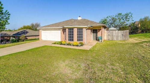 636 Cedar Ridge Ln, Burleson, TX 76028-7352