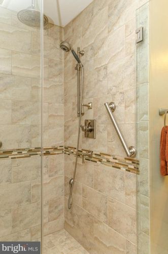 141 Kitty Knight Dr, Southampton PA 18966-1130 exterior