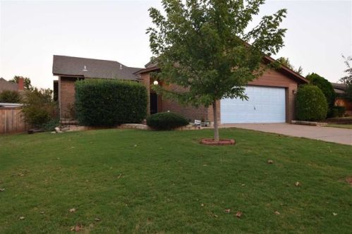 2315 35th St, Lawton, OK 73505-1801