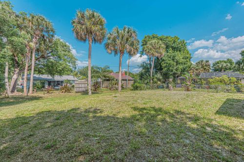 7006 Roberts Rd, Fort Pierce FL  34951-2042 exterior