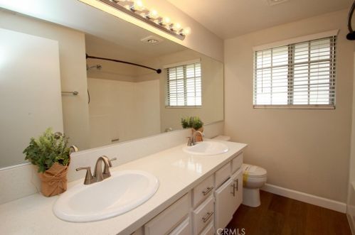 73 Woodleaf, Irvine CA  92614-7081 exterior