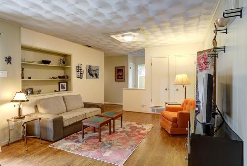 9905 Estate Ln, Dallas TX  75238-2130 exterior