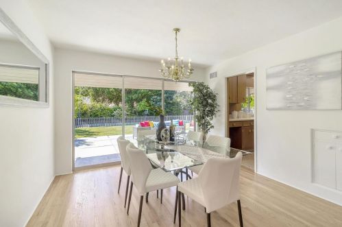 1558 Edgewood Dr, Palo Alto CA  94303-2819 exterior