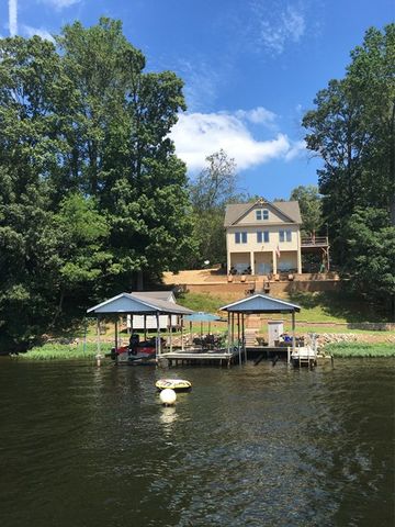 1064 Lake Shore Dr, Littleton, NC 27850-9545