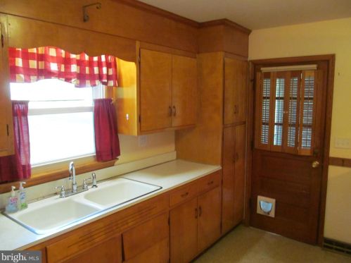 12180 Montford Rd, Madison Mills VA  22960-2017 exterior