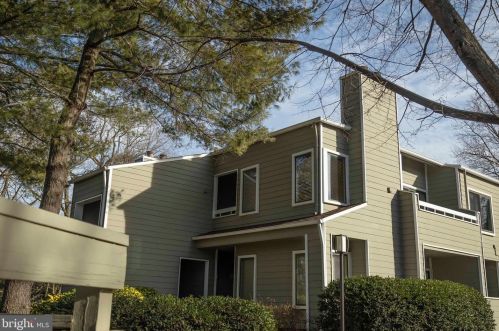 1914 Villaridge Dr, Herndon, VA 20191-4830