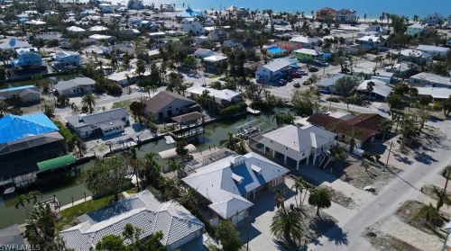 330 Madison Ct, Fort Myers Beach FL  33931-3642 exterior