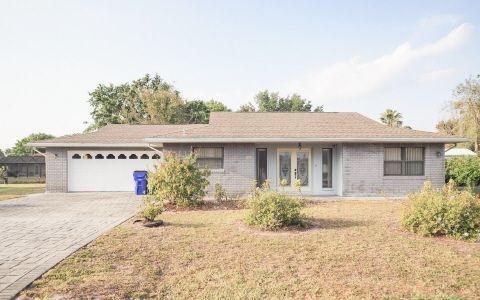 6816 Matanzas Dr, Sebring FL  33872-7916 exterior
