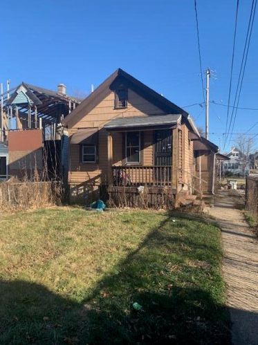 1422 26th St, Milwaukee WI  53205-2512 exterior