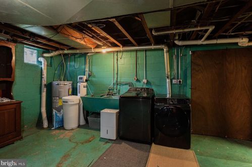 2037 Stone Mill Rd, Lancaster PA  17603-6053 exterior