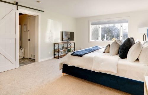 53 Cayuga Ave, Mashpee MA 02649-4935 exterior