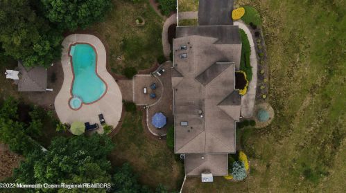 2 Sarah Ct, Jackson Twp NJ  08527-4760 exterior