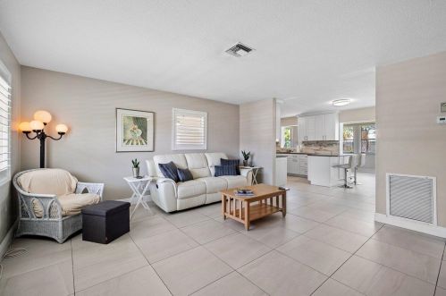 3732 Island Rd, West Palm Beach, FL 33410-2244