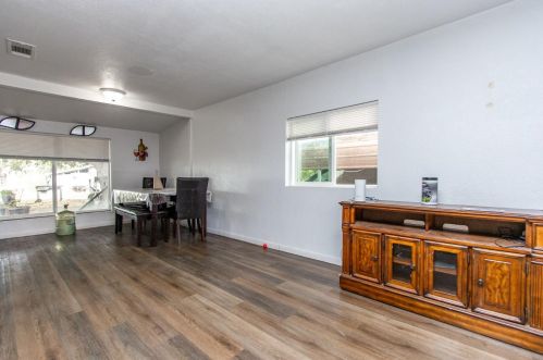 2617 Lincoln Blvd, Livingston CA  95334-9623 exterior