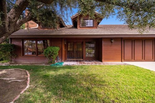 1385 Halifax Dr, Riverside, CA 92506-4017