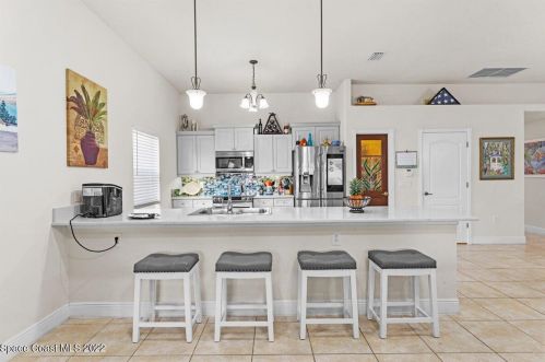3949 Rolling Hill Dr, Titusville FL  32796-1107 exterior