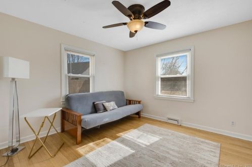11 Peter Parley Row, Kensington CT  06037-3123 exterior