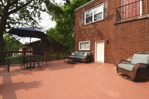 4601 Willock Rd, Pittsburgh, PA 15227-1526