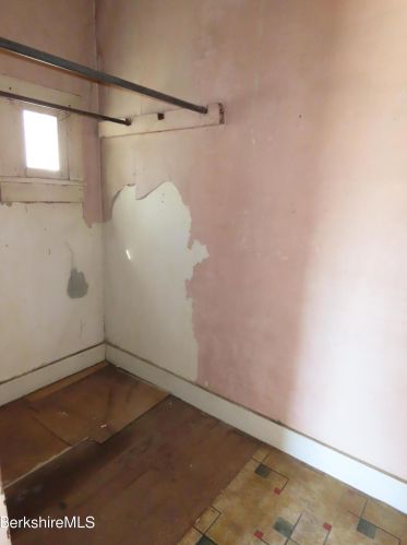 14 Elm St, Adams MA 01220-2159 exterior