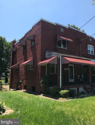 4723 Brooks St, Washington, DC 20019-4655