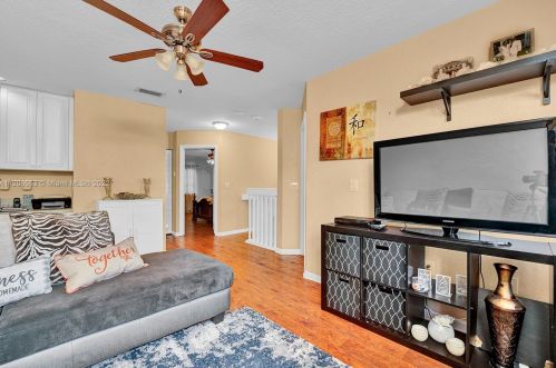 7970 20th St, Hollywood FL  33024-3667 exterior