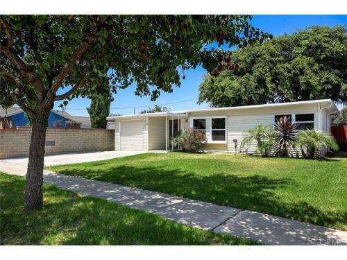 3751 144th Pl, Hawthorne CA  90250-8322 exterior