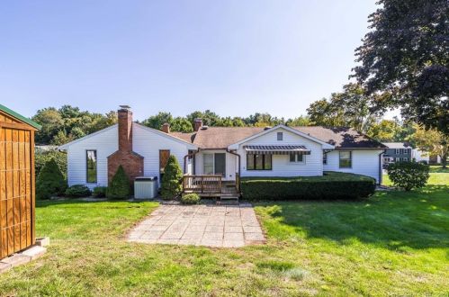 155 Greenbriar Rd, Meriden CT 06450-6810 exterior