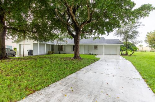 1558 Easthampton Cir, West Palm Beach, FL 33414-5713