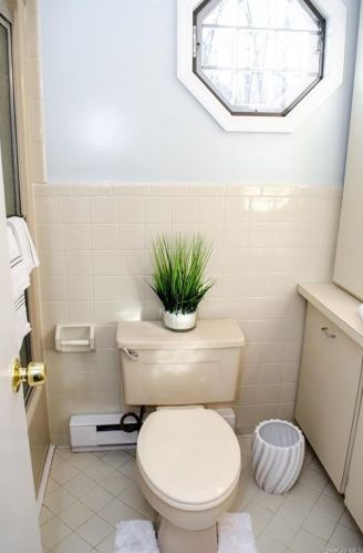 36 Floradan Rd, Tompkins Corners NY  10579-3032 exterior